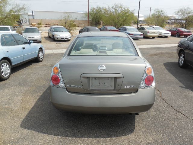 Nissan Altima SLT Quad Cab 2WD Sedan