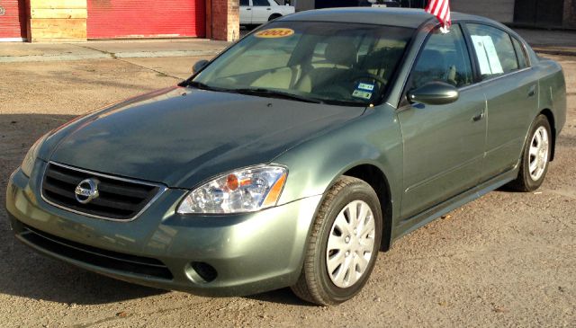 Nissan Altima 2003 photo 2