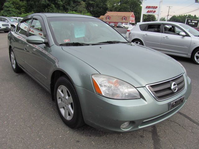 Nissan Altima Pickupslt Quad Cab SWB 4WD 4x4 Truck Sedan