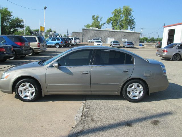 Nissan Altima 2003 photo 4