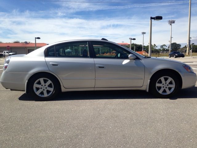 Nissan Altima 2003 photo 2