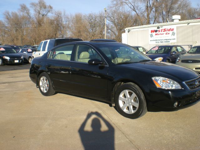 Nissan Altima SLT Quad Cab 2WD Sedan
