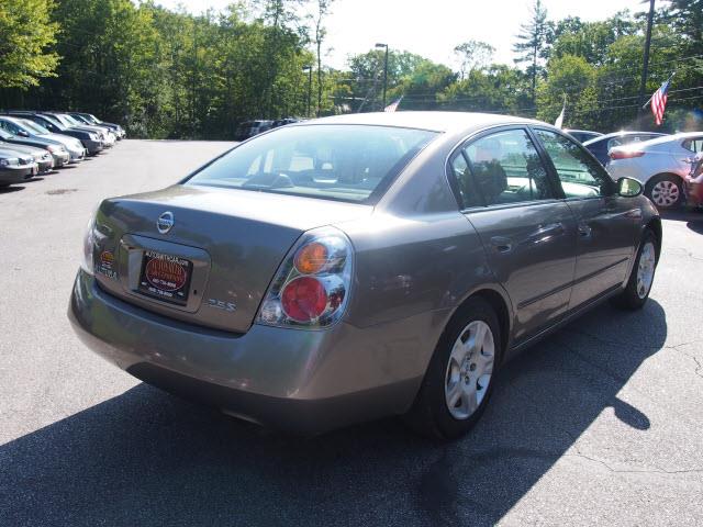 Nissan Altima Pickupslt Quad Cab SWB 4WD 4x4 Truck Sedan