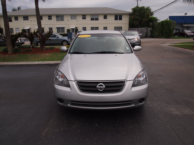 Nissan Altima 2003 photo 1