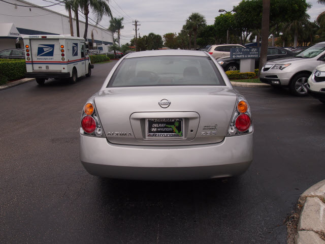 Nissan Altima 2003 photo 5