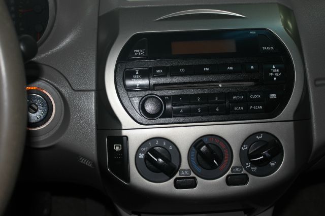 Nissan Altima Pickupslt Quad Cab SWB 4WD 4x4 Truck Sedan