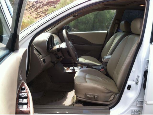 Nissan Altima Pickupslt Quad Cab SWB 4WD 4x4 Truck Sedan