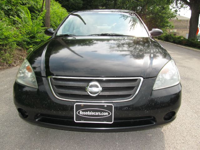 Nissan Altima Pickupslt Quad Cab SWB 4WD 4x4 Truck Sedan