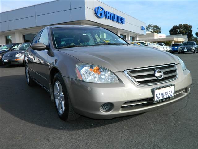 Nissan Altima 2003 photo 2