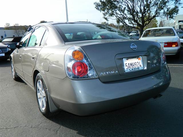 Nissan Altima 2003 photo 5