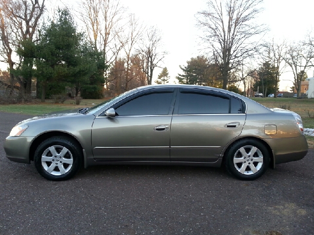 Nissan Altima SLT Quad Cab 2WD Sedan