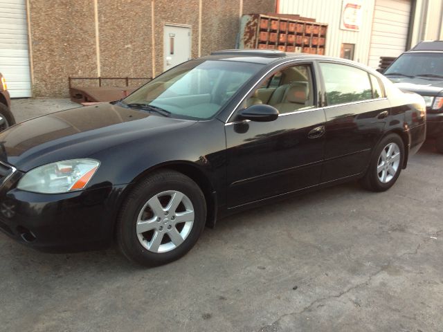 Nissan Altima SLT Quad Cab 2WD Sedan