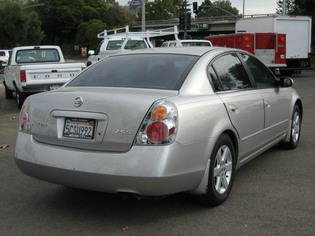 Nissan Altima 2003 photo 2
