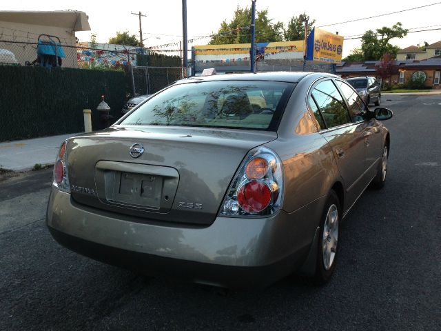 Nissan Altima 2003 photo 2