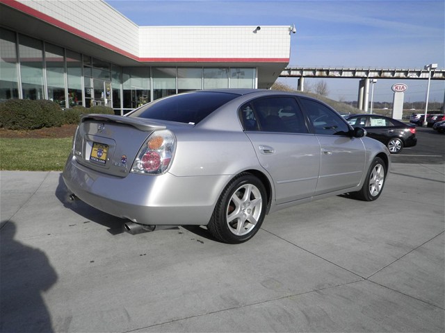 Nissan Altima 2003 photo 2