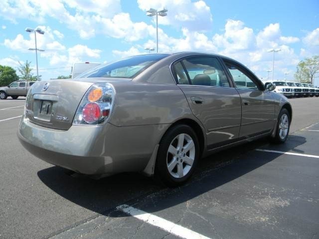 Nissan Altima 2003 photo 4