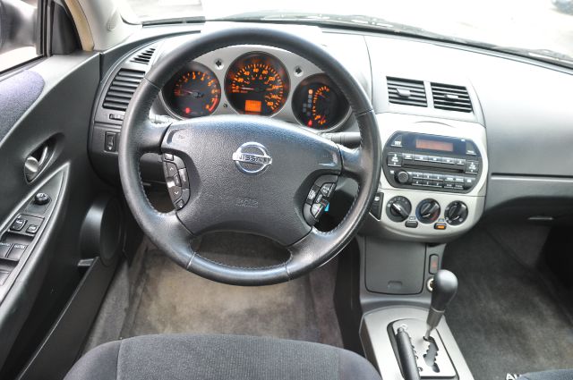 Nissan Altima 2003 photo 9