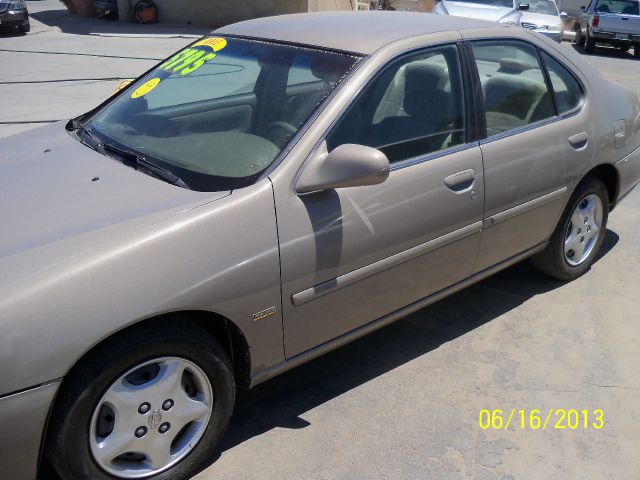 Nissan Altima 2003 photo 2