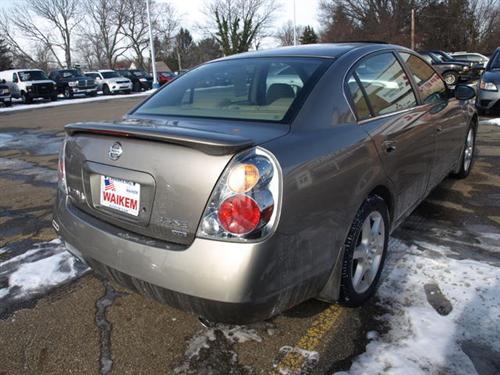 Nissan Altima 2004 photo 4