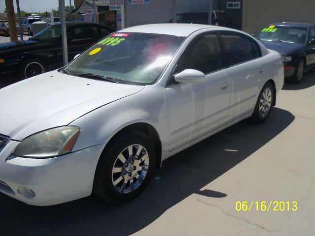 Nissan Altima Pickupslt Quad Cab SWB 4WD 4x4 Truck Sedan