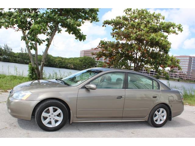 Nissan Altima 2004 photo 5