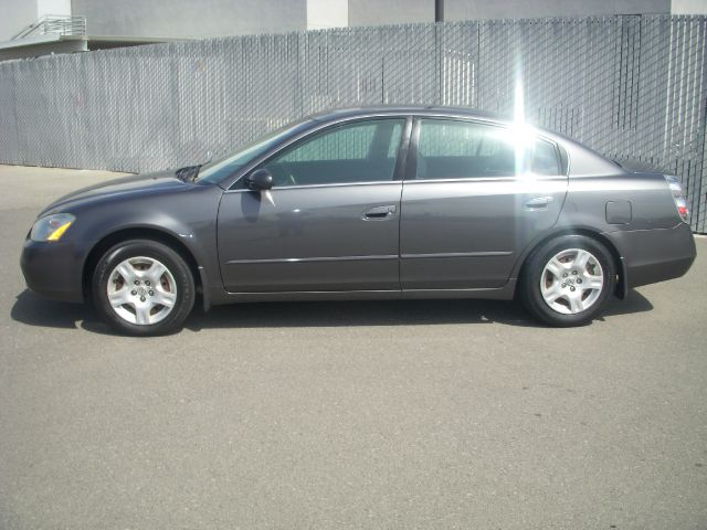 Nissan Altima 2004 photo 2