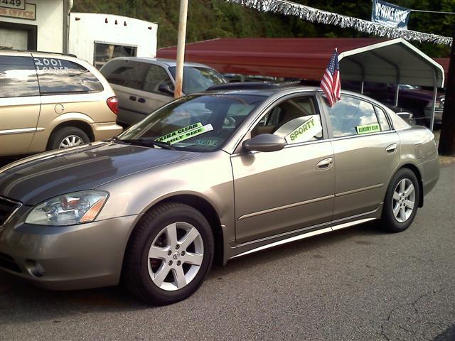 Nissan Altima SLT Quad Cab 2WD Sedan