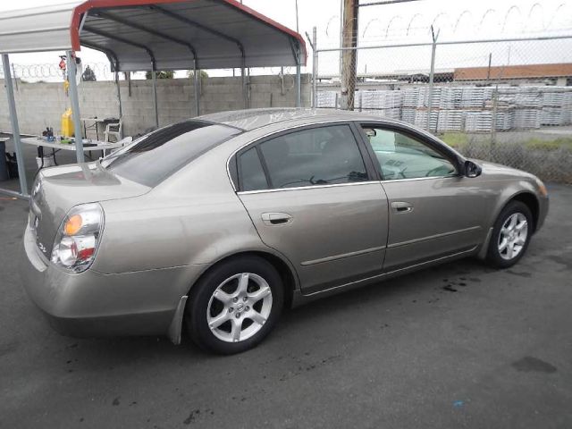 Nissan Altima 2004 photo 2