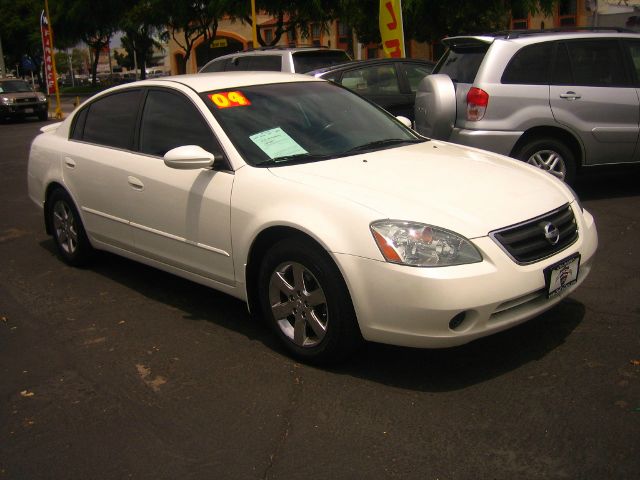 Nissan Altima 2004 photo 1