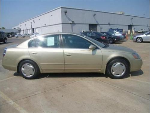 Nissan Altima 2004 photo 2
