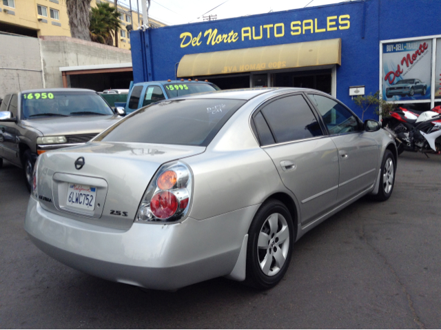 Nissan Altima 2004 photo 2