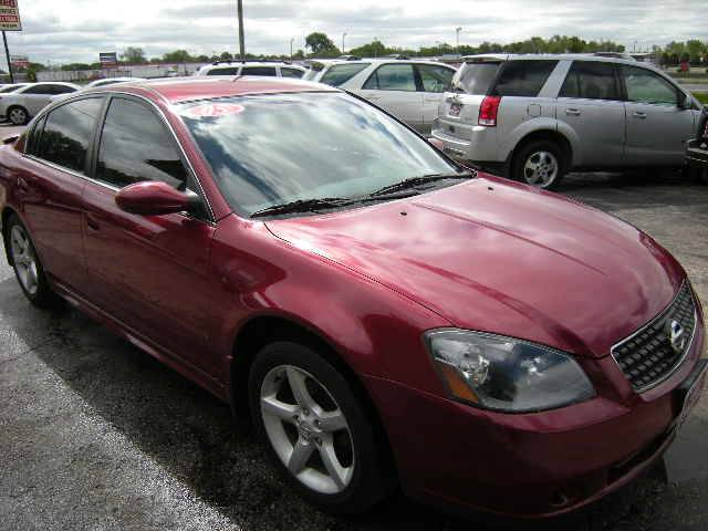 Nissan Altima SE Sedan