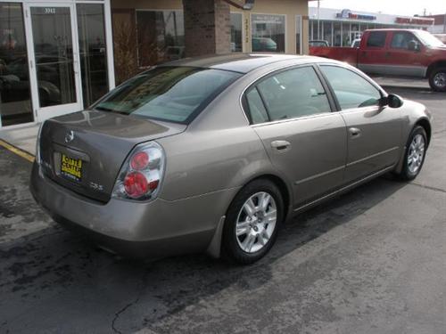 Nissan Altima 2005 photo 2