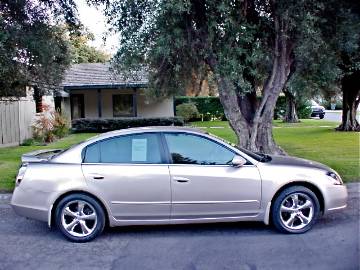 Nissan Altima 2005 photo 2