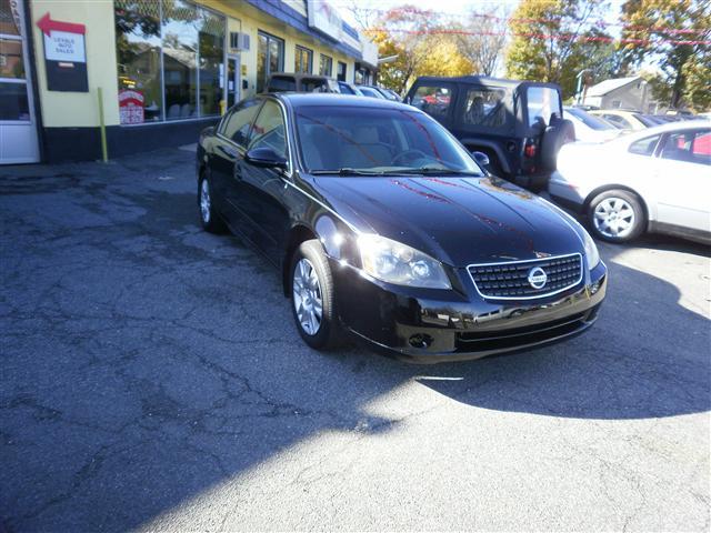 Nissan Altima 4x4 Truck Sedan