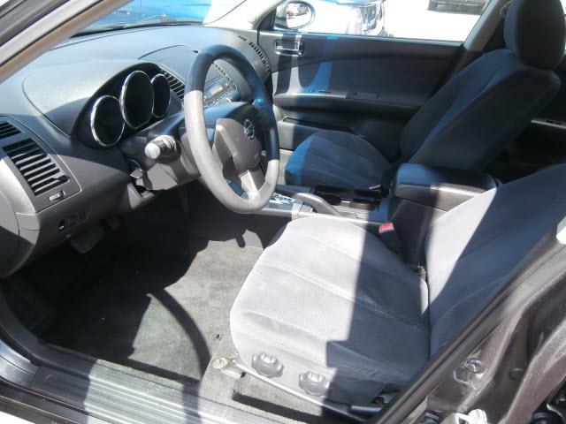 Nissan Altima 2005 photo 2