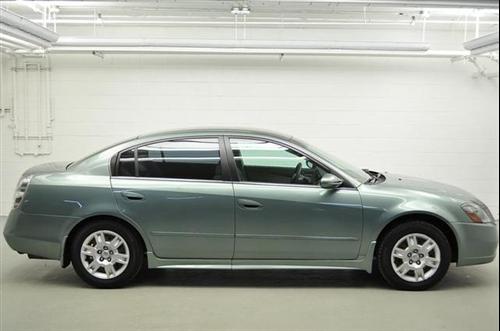 Nissan Altima 2005 photo 1