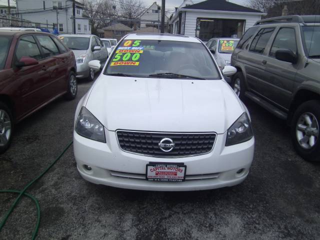 Nissan Altima 4dr Sdn Sport Sedan