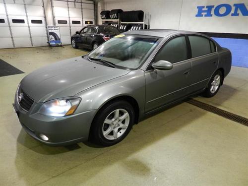 Nissan Altima 2005 photo 2