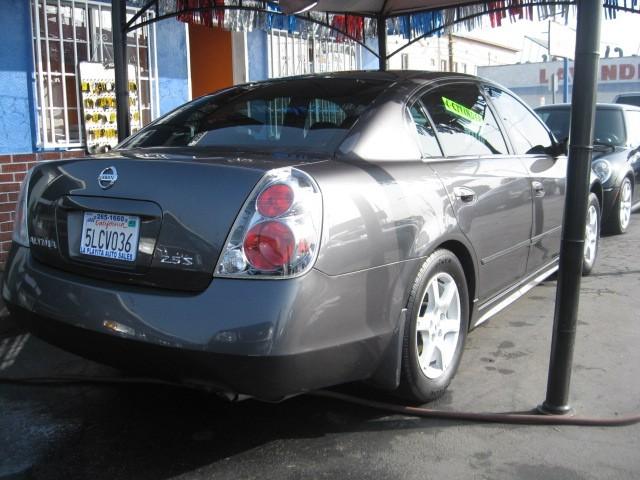 Nissan Altima 2005 photo 2