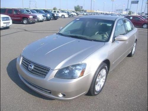 Nissan Altima 2005 photo 2