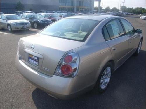 Nissan Altima 2005 photo 4