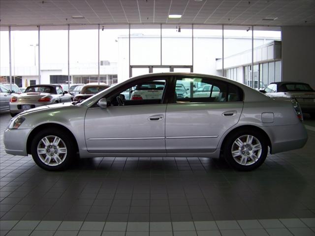 Nissan Altima 2005 photo 2