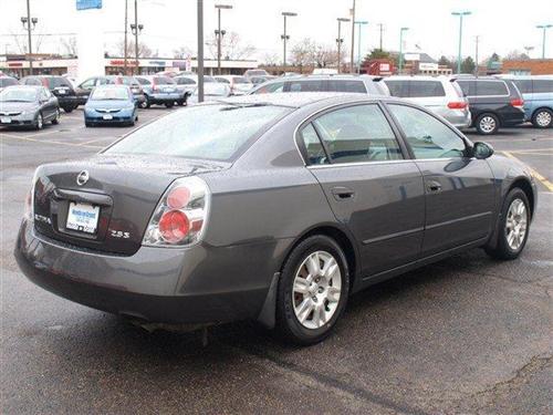 Nissan Altima 2005 photo 2