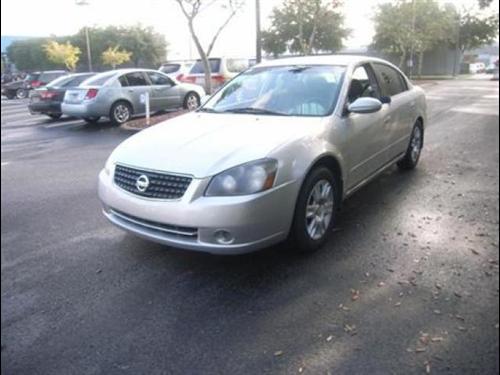 Nissan Altima 2005 photo 2