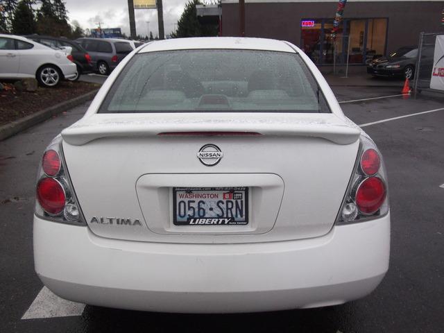Nissan Altima 2005 photo 2
