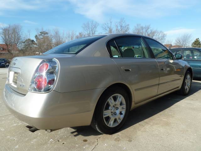 Nissan Altima 2005 photo 2