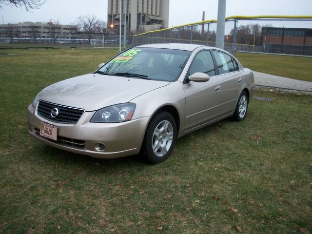 Nissan Altima 2005 photo 2