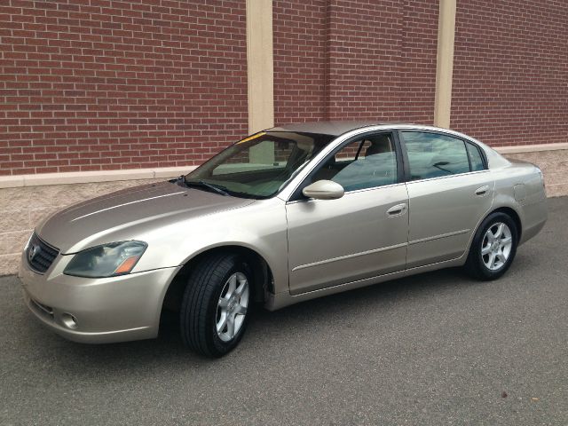 Nissan Altima 2005 photo 2