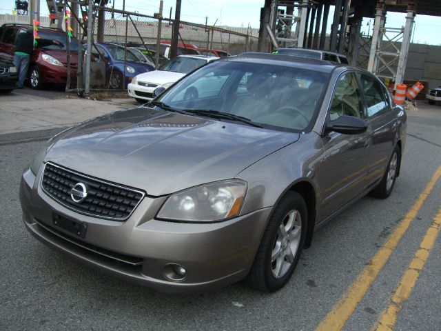 Nissan Altima 2005 photo 2